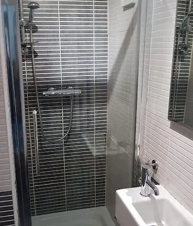 Charming Close To Lgi Leeds (West Yorkshire)