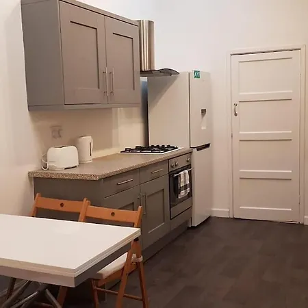 Charming Close To Lgi Leeds (West Yorkshire)