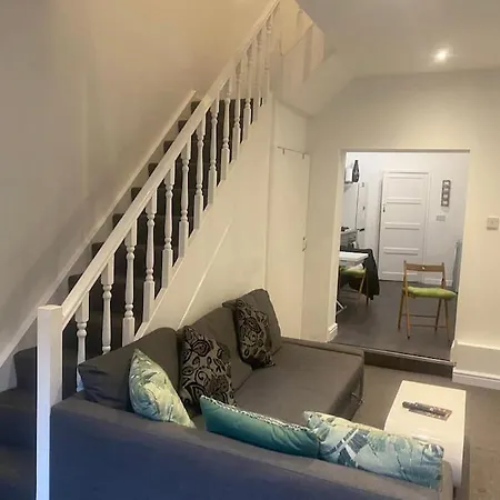 Charming Close To Lgi