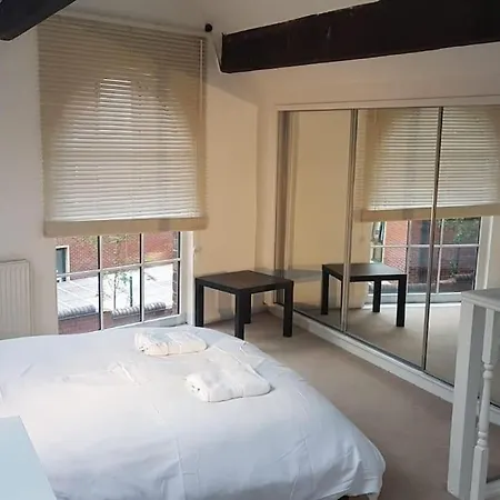 Charming Close To Lgi Leeds (West Yorkshire)