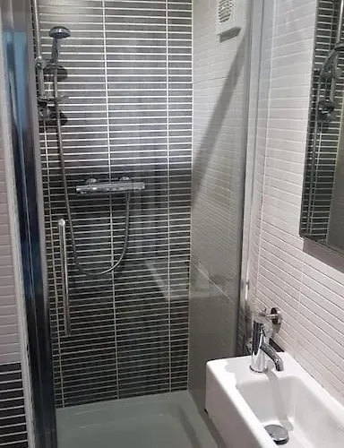 Charming Close To Lgi Leeds (West Yorkshire)