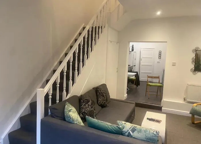 Charming Close To Lgi