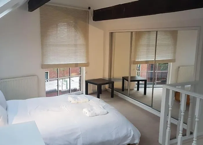 Charming Close To Lgi Leeds (West Yorkshire)