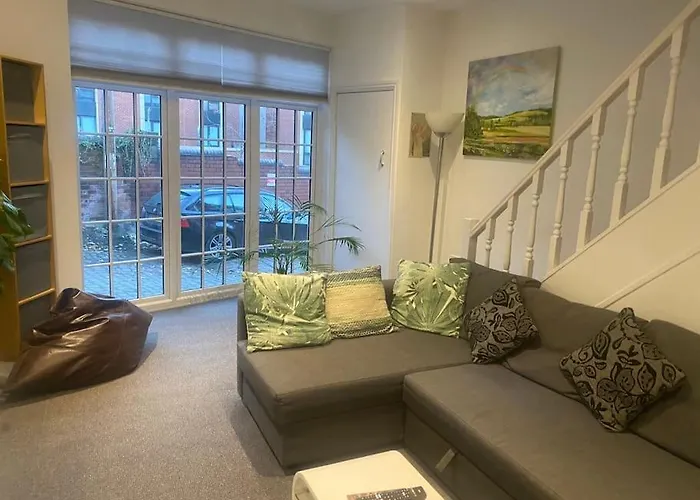 Charming Close To Lgi *